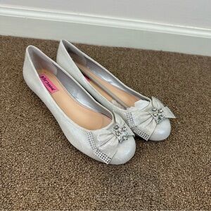 Betsey Johnson Flats & Loafers for Women on Sale up to 90% Off: Poshmark